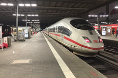 01 - Am Bahnhof München / At train station Munich