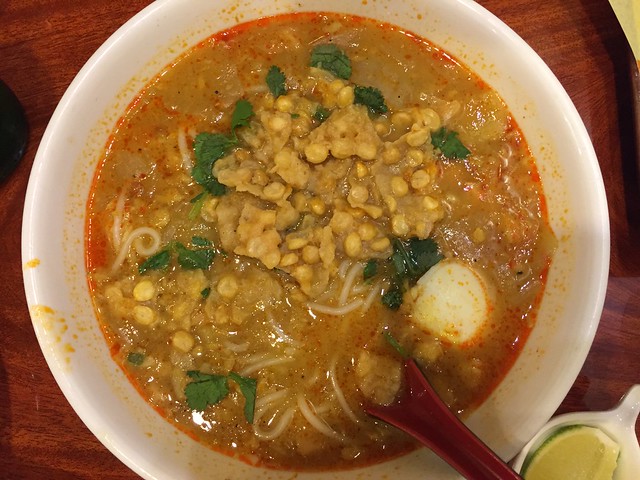 Mo Hin Ga (Fish Noodle Soup)