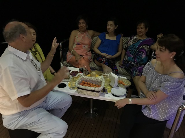 Manila Bay Cruise, Lior, conversation