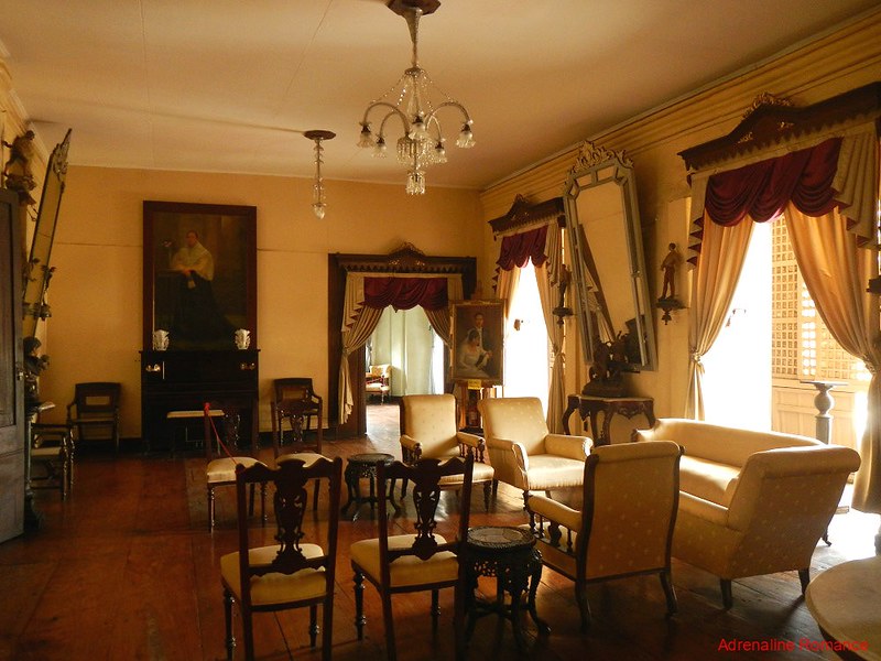 Main sala, Syquia Mansion