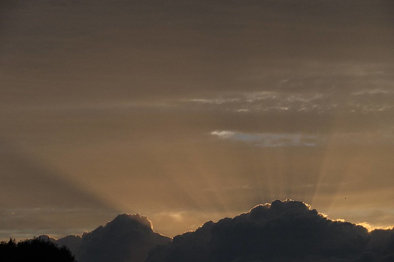 Wolkenstrahlen - Crepuscular rays