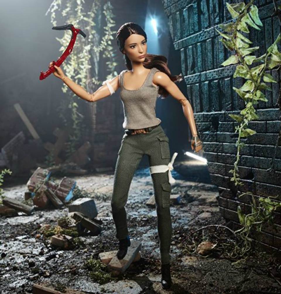Anuncian muñeca Barbie de Tomb Raider