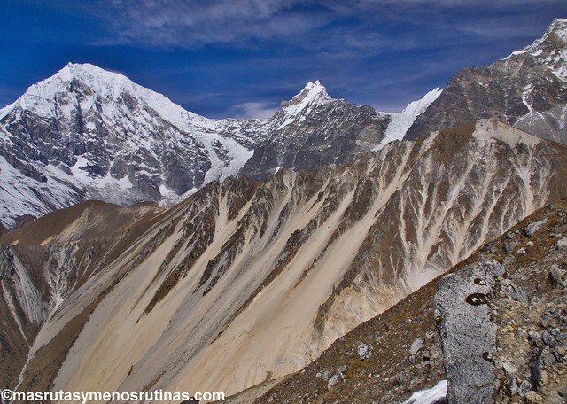 Por el cielo y el infierno de NEPAL. Trek Langtang - Blogs de Nepal - Trekking Langtang. Etapa 4: Tserko Ri. A por el 5000 (3)