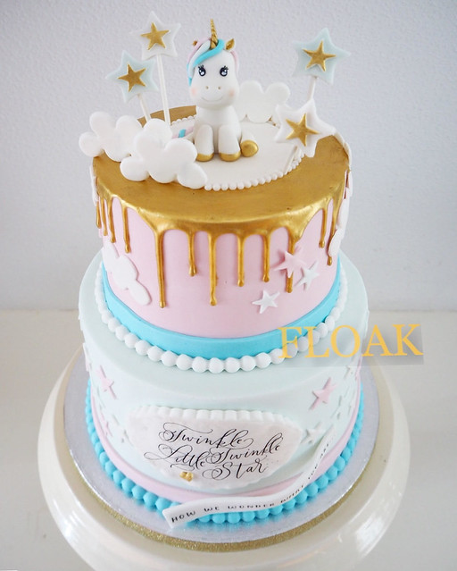 Cake by Ilse Roukema of Floak Flowers & Cake