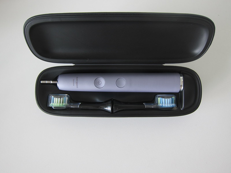 Philips Sonicare DiamondClean Smart - Travel Case - Open With Toothbrush