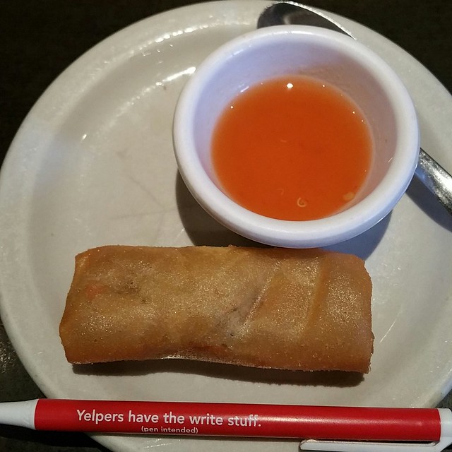 2018-Jan-4 - Green Basil Thai Restaurant - vegetarian spring roll with lunch special