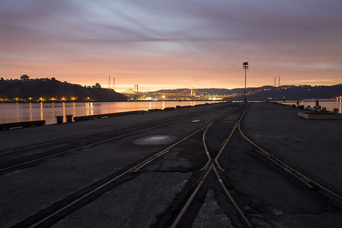 ca california mareislandnavalshipyard vallejo urbanexploration ue urbex abandoned decay rails railroad traintracks ghostrails sunrise dawn