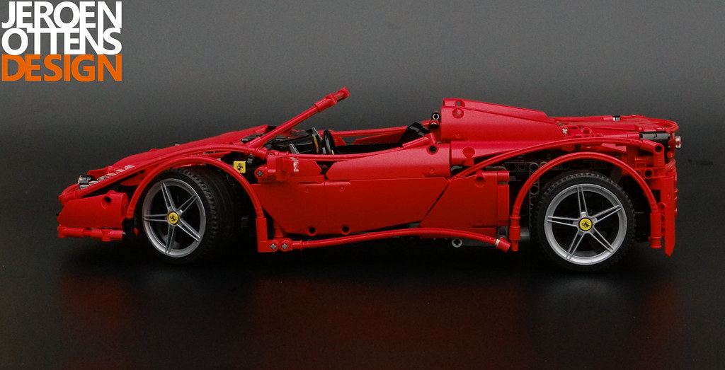 Ferrari_458_Spider_side