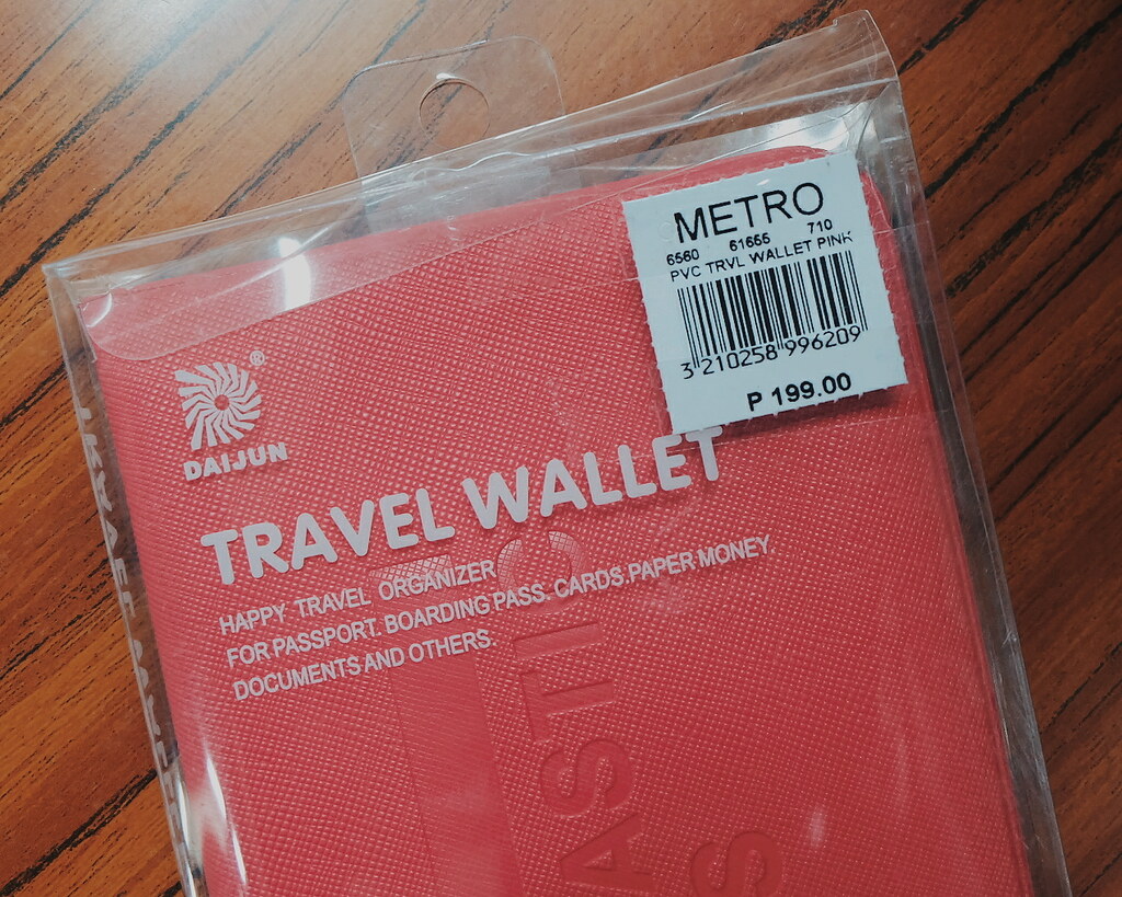 Travel Essentials from Metro's Holiday Collection Sale