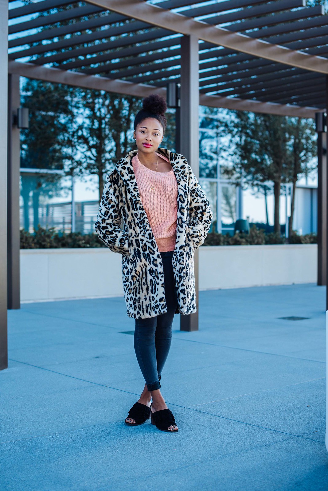 how to wear an oversized sweater, candace Hampton