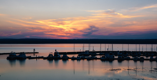 horizon sunset reflection roadtrip boats evening orange ashland summer blue silhouette travel marina pink wisconsin water sky clouds dusk yellow lakesuperior lake