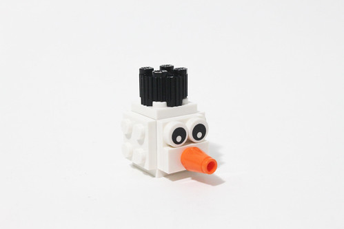 LEGO Seasonal Christmas Build Up (40253) - Day 13