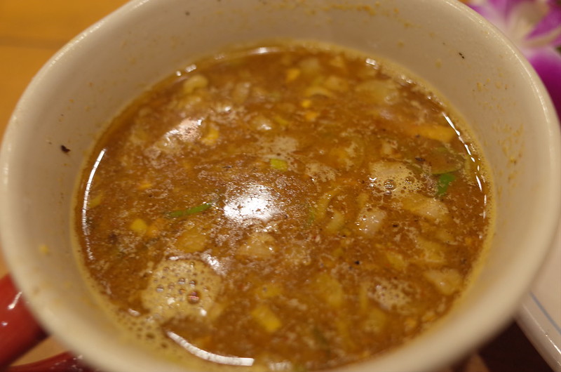 池袋西口Hulu-luスープカレーつけ麺のスープ