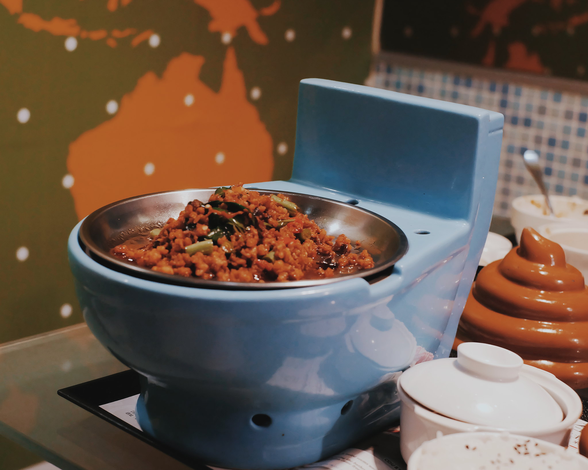 Taiwan Travel : Eating Poop at Modern Toilet Restaurant in Ximending