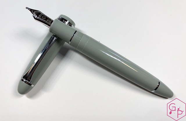 Review Sailor 1911 Large Anchor Grey Fountain Pen - Zoom Nib @PenChalet 9