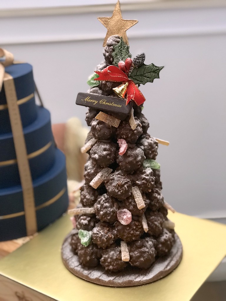 Chocolate Gianduja Ball Christmas Tree