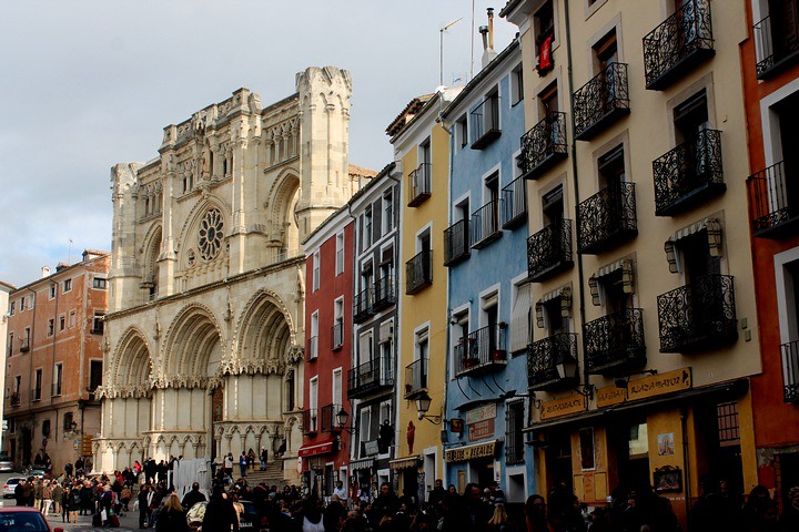 Catedral de Cuenca desde la Plaza Mayor