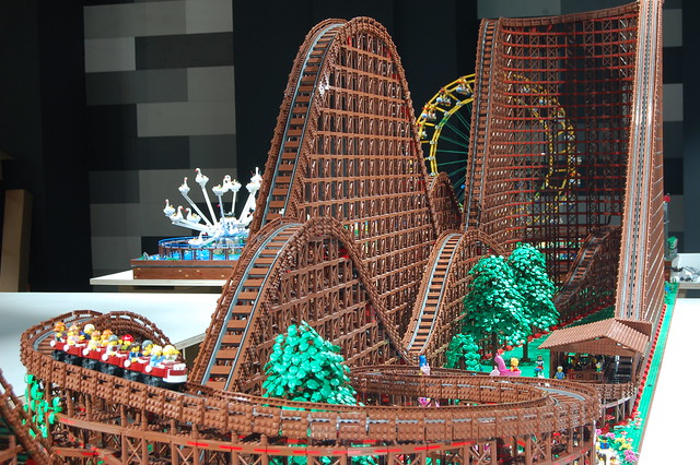 LEGO Montagnes russes Rollercoaster