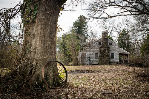 canon 6d sigma 50mm14 art lens upstate southcarolina beltonsc greenville abandoned rural country roads disappearing vanishing southern america usa scenic pastoral landscape southernlife oak rim farm home house