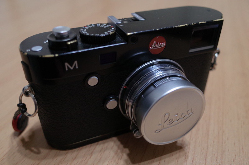 Summicron 50mm f2 0+Leica M TYP240外観正面左側沈胴レンズキャップ
