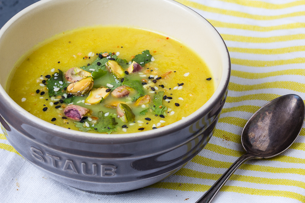 Gelbe Bete Suppe mit Fenchel via lunchforone