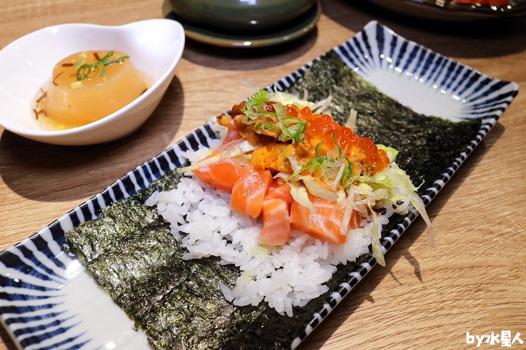  鮭魚海膽卷壽司