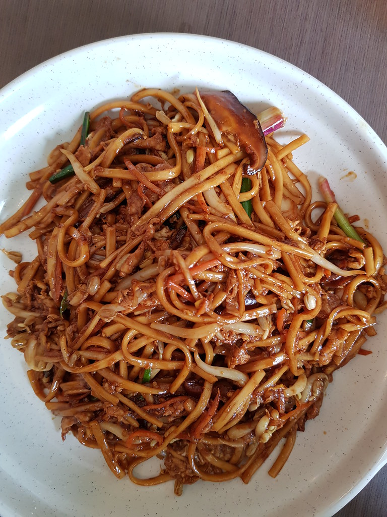 招牌上海炒麵 Shanghai Fried Noodle $14.90 & 上海烝水餃 Shanghai Steamed Dumpling (Sui Jiao) $9.80 @ 大人餐廳 Esquire Kitchen Subang Parade SS16