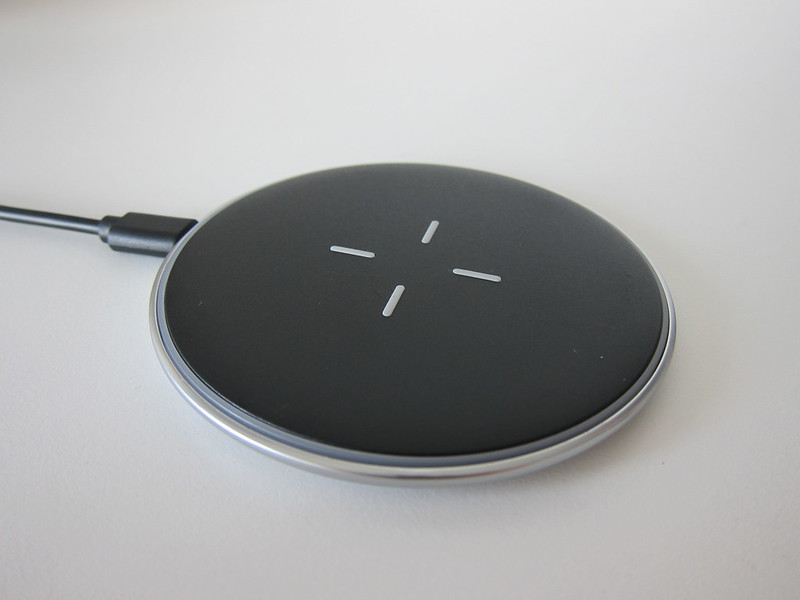 Torras C1 Wireless Charger - Plugged In