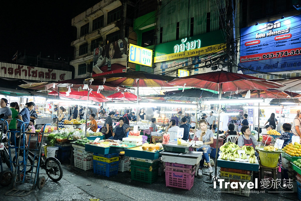 曼谷夜市推荐 查龙四夜市Chok Chai 4 Night Market (3)