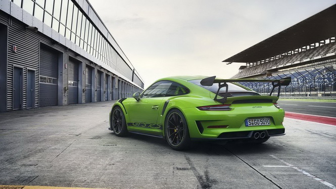 2018-Porsche-911-GT3-RS-3