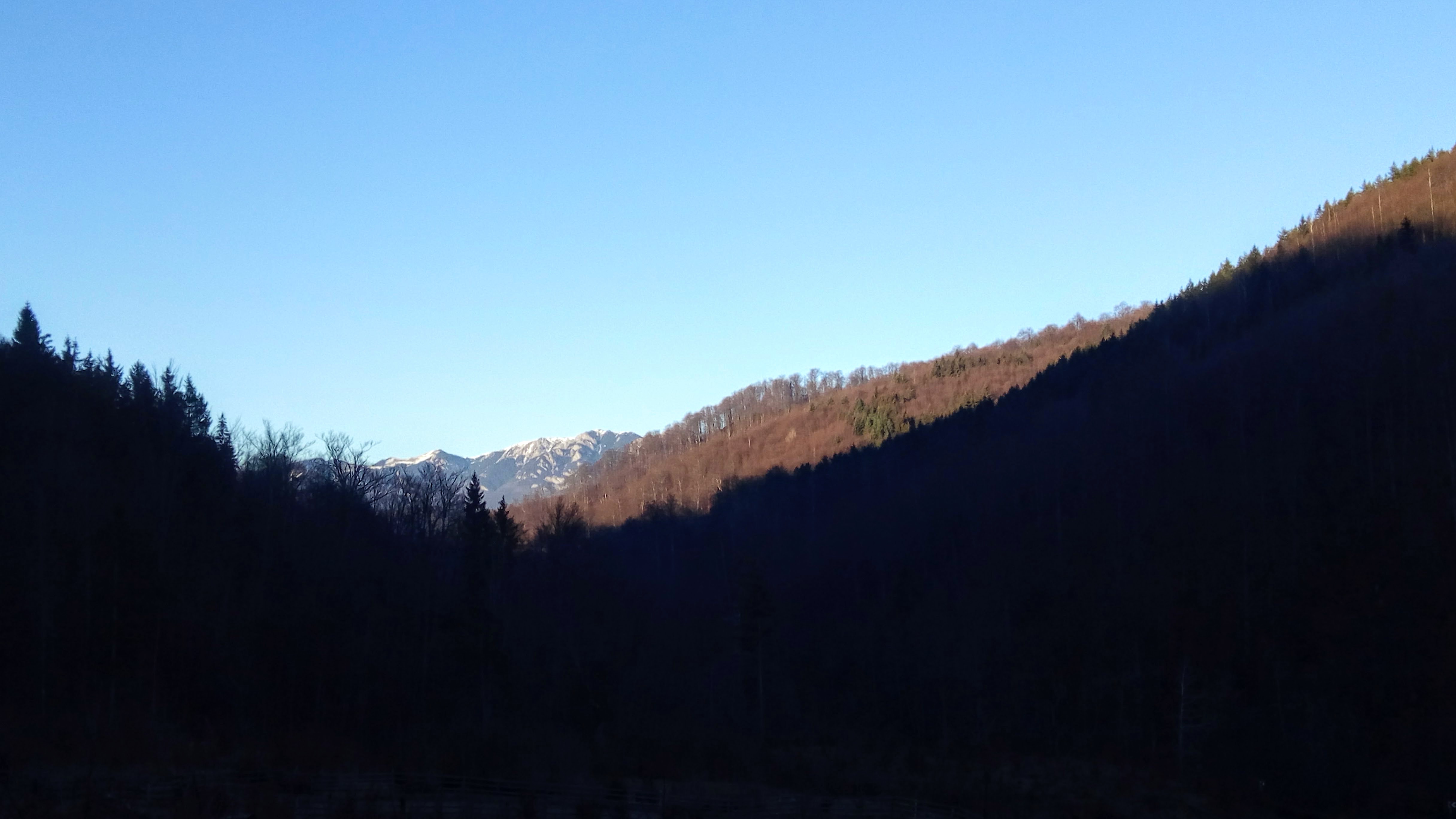 Hiking Grohotis Mountains
