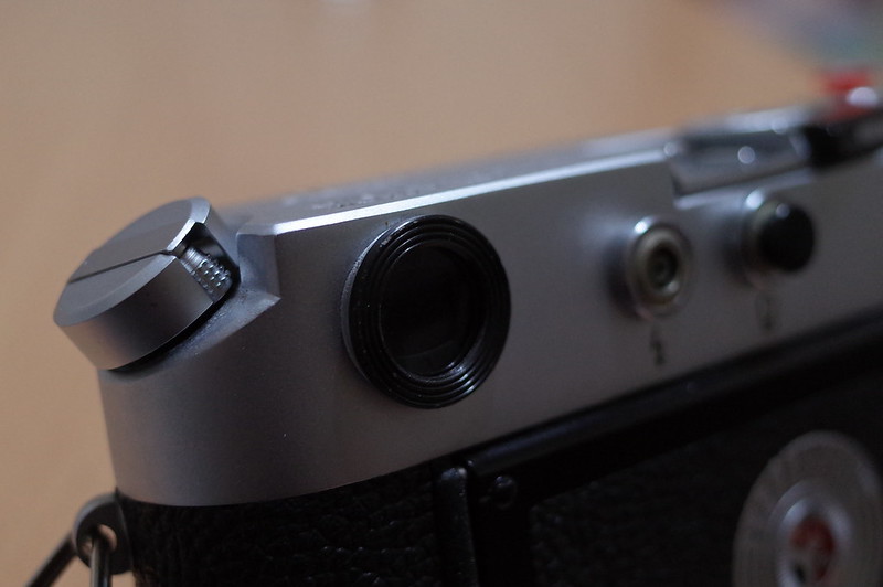 Leica M4 レンジファインダー部の溝