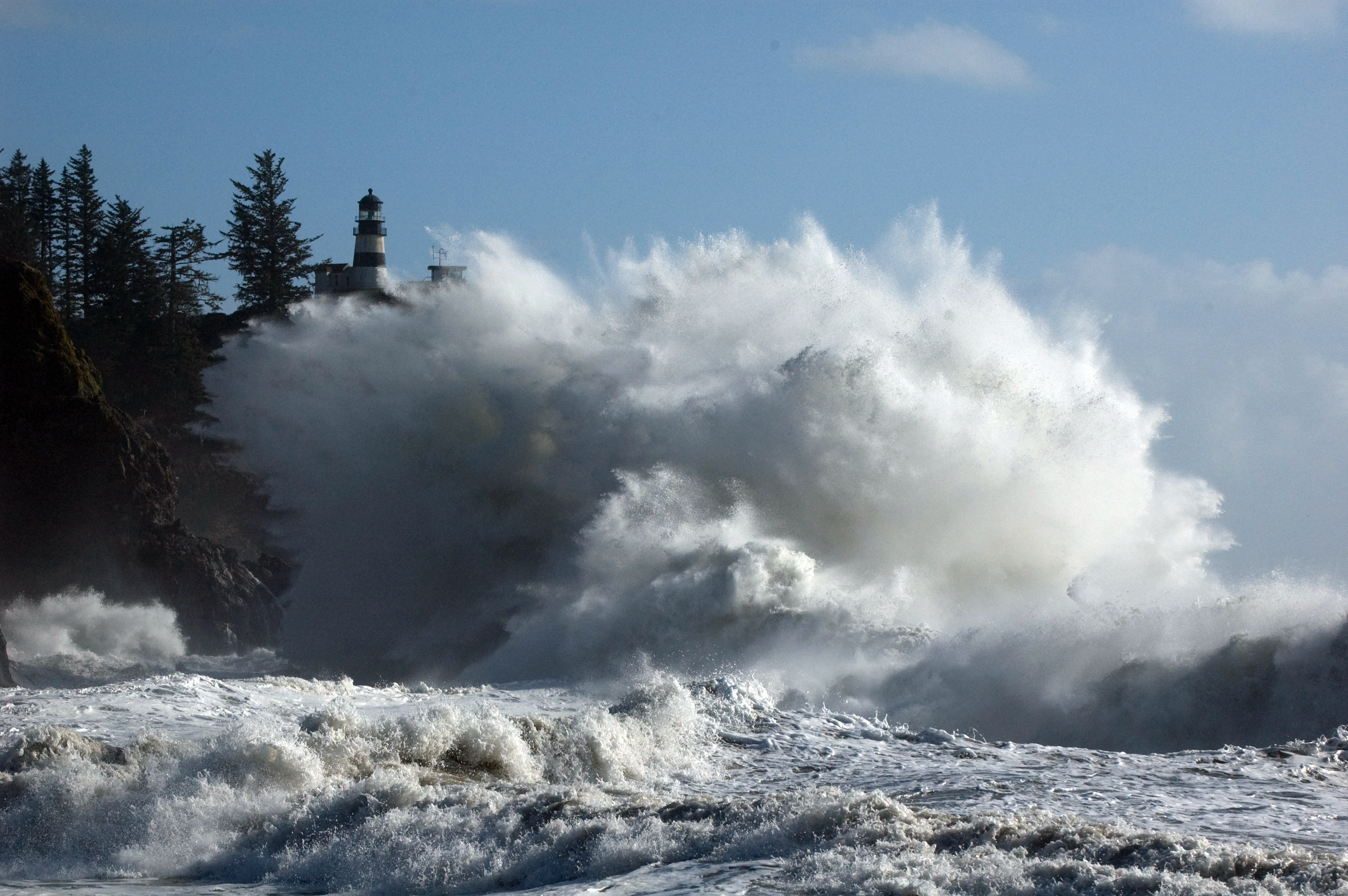 monster waves on the Oregon Coast