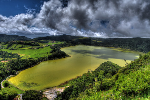 horizontal outdoors nopeople lagoadasfurnas lake volcaniclake lagoon view miradouro vistapoint picodoferro hdr highdynamicrange sky clouds cloudy moodyweather hills forest trees greenhills mountain colour color travel travelling june2017 summer vacation canon 5dmkii photography island furnas caldeiras fumarolasdalagoadasfurnas povoação povoacaomunicipality saomiguel sãomiguel acores azores portugal europe landscape water mist tree