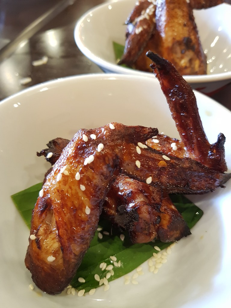 燒雞翅膀 Fried Chicken Wing 2pcs  $4.90 @ Aroi Thai Utrapolis Marketplace Glenmarie