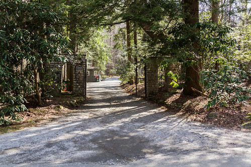Pearson's Falls entrance gate