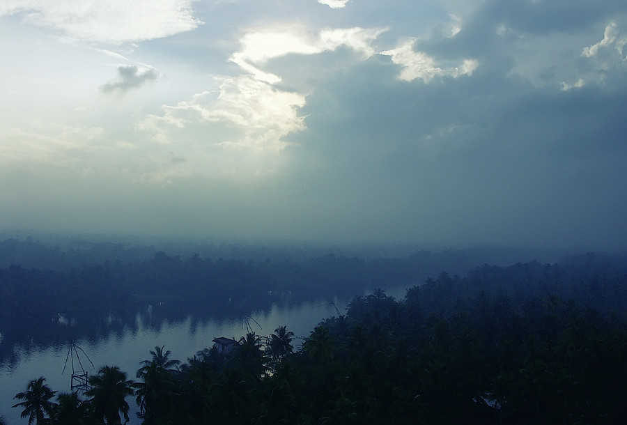 Вид с балкона ашрама Аммы. Амритапури, Керала © Kartzon Dream - авторские путешествия, авторские туры в Индию, тревел видео, фототуры