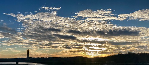 apple iphone7plus iphone7 iphone outdoor sky sun clouds newalbany indiana water river sunset