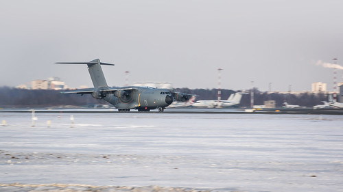 Rīgas lidostā ierodas Spānijas bruņoto spēku  lidmašīna Airbus A400 "Atlas"