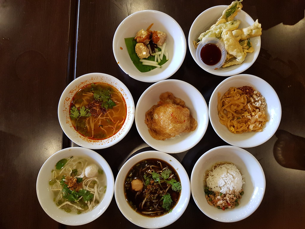 泰國小碗公船麵小吃 Thai Boat Noodle Dishes $1.90/bowl @ Aroi Thai Utrapolis Marketplace Glenmarie