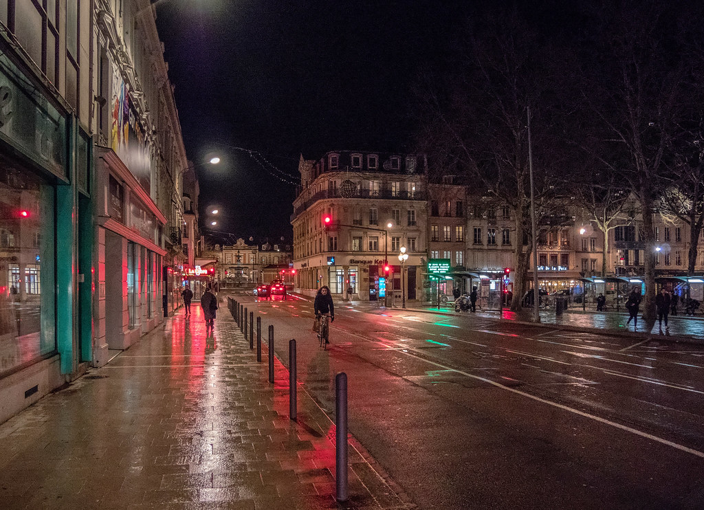 Troyes, un soir de pluie. 39798798922_5acf75791c_b
