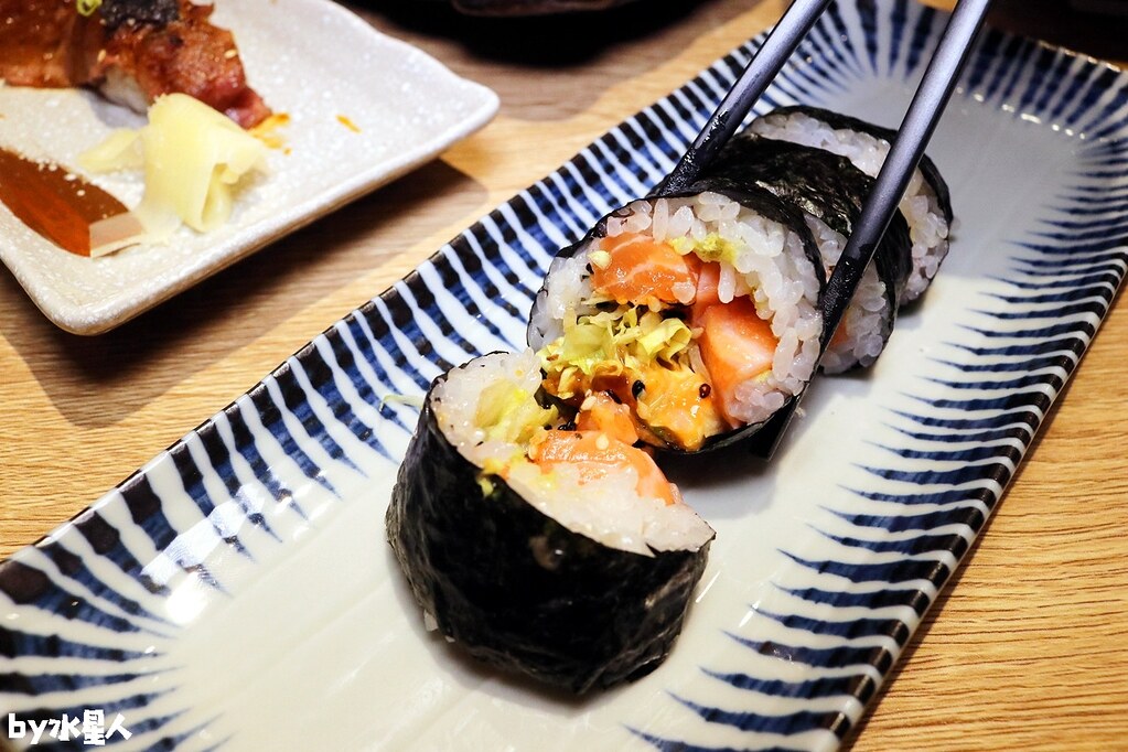  鮭魚海膽卷壽司