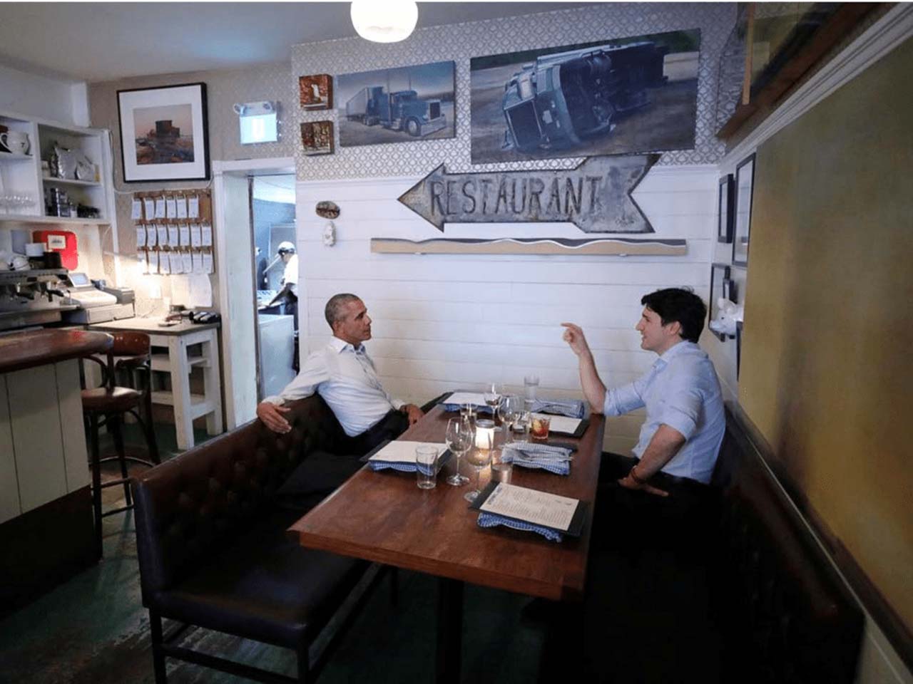 22 Photos From 2017 That Tell A Story: Former U.S. president Barrack Obama and Prime Ministed Of Canada, Justin Trudeau, are having a lobster at Liverpool House Montreal restaurant.