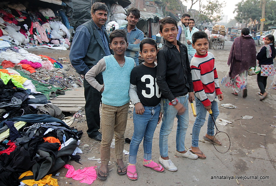 Один день в трущобах Индии 