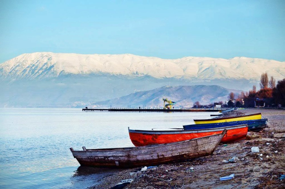 Albania ja vuoristomaisema talvella.
