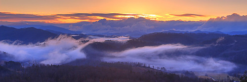sunrise dawn sun clouds fog foothills parkway great smoky mountains national park tennessee