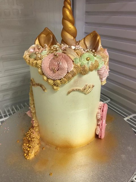 Cake by Boutique Sweet Macarons