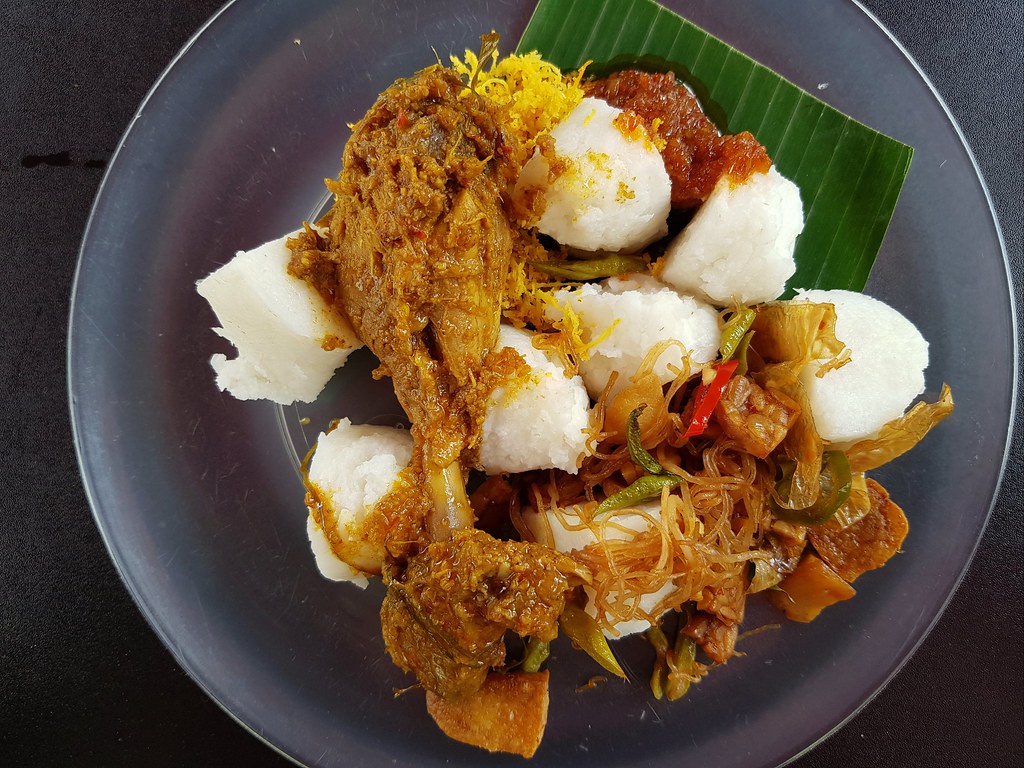 馬來干米糕配雞肉"仁當" Lontong Kering w/Rendang Chicken $0 (Donation meal) @ djoho-food-industry at Masjid Al-Madaniah USJ18