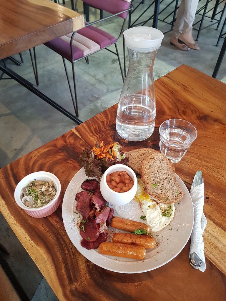 大早餐 Big Breakfast $24.25 @ Vibes & Cafe Bistro at Utrapolis Marketplace Glenmarie Shah Alam