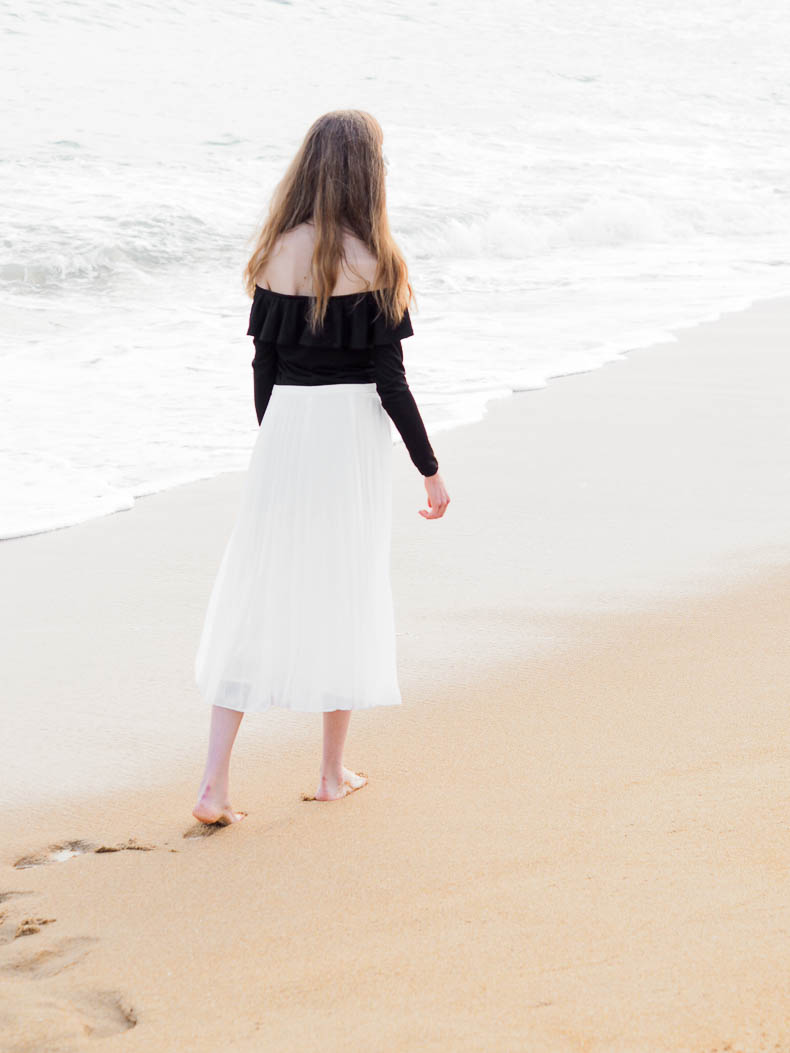 minimal-summer-fashion-with-white-midi-skirt